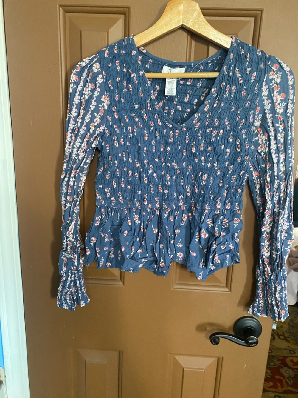 Size medium 100% rayon floral print blouse